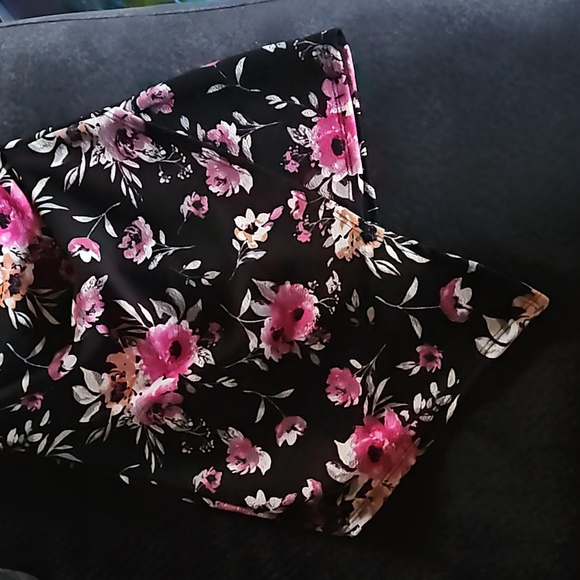 Floral Romper - Picture 4 of 4